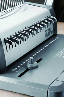 得力 3873 重型 打孔装订机 梳式装订机 打孔18张